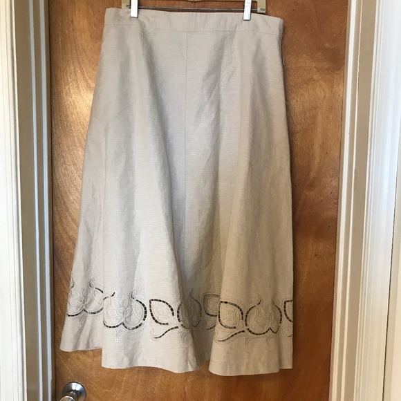 Pendleton Dresses & Skirts - Pendleton A line tan/cream linen blend long skirt